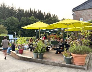 Bar und Terrasse